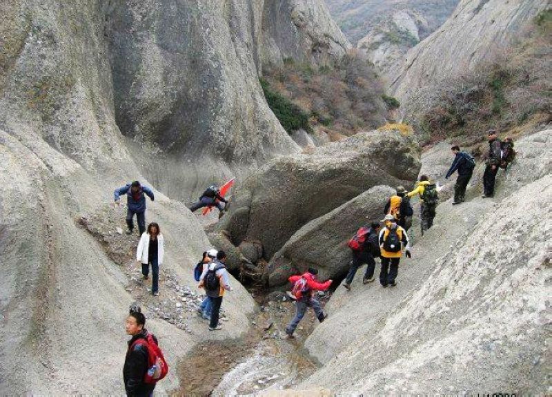 玛纳斯河大峡谷图片_玛纳斯河大峡谷景点旅游攻略_河