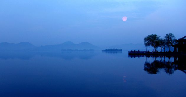 游 浙江省 杭州著名景点  平湖秋月   1,西湖十景之一 2,每年