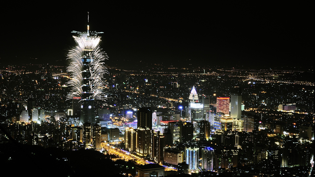 2014-new-year-taipei-101-fireworks