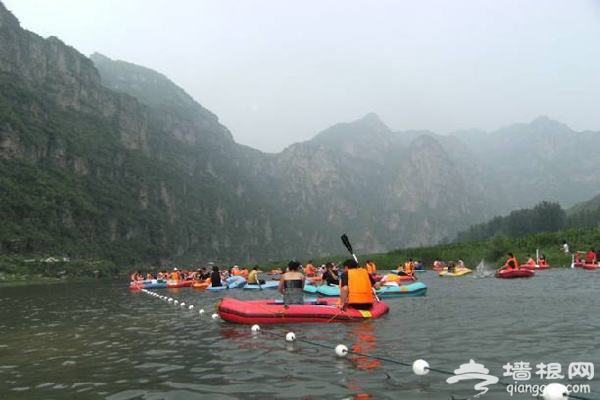 十渡拒馬河漂流：桃源戲浪 歡樂險中求