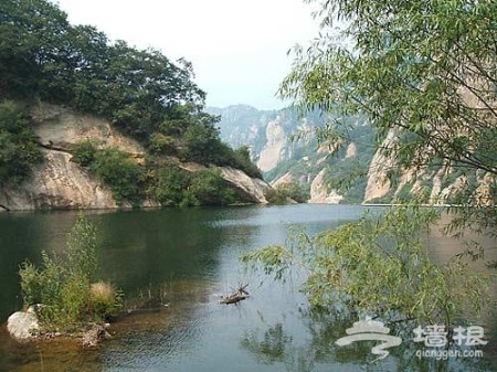 賞花登山賞美景 觸摸北京迷人春色[牆根網]